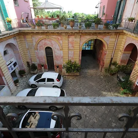 Palazzo Leuzzi غالاتوني