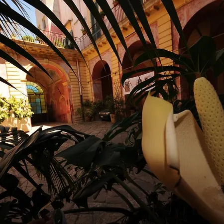 Palazzo Leuzzi 4* غالاتوني