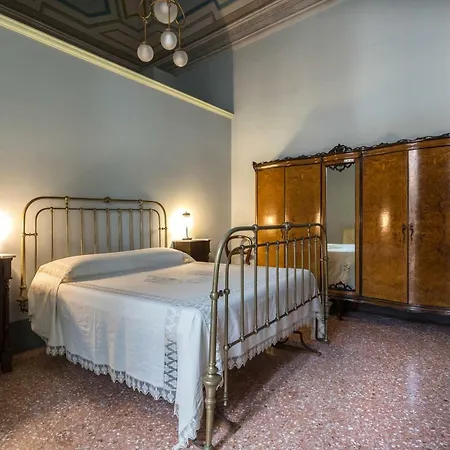 Palazzo Leuzzi فندق مبيت وإفطار