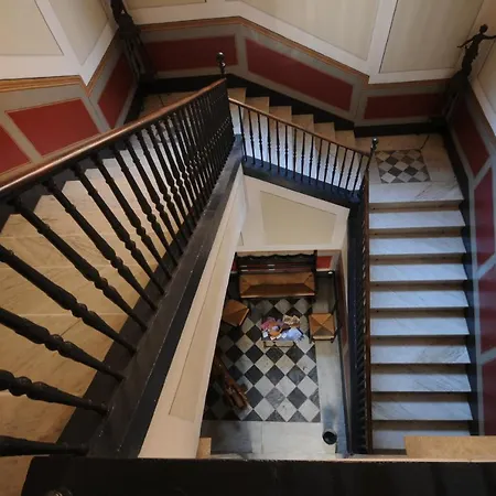 فندق مبيت وإفطار Palazzo Leuzzi غالاتوني